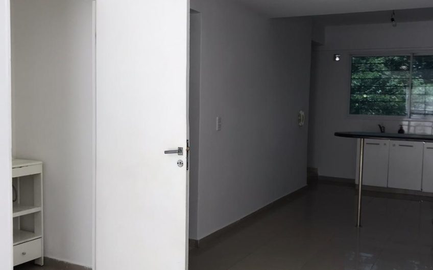 ALQUILER – PH 3 AMBIENTES, BALCON Y TZA – MATADEROS.