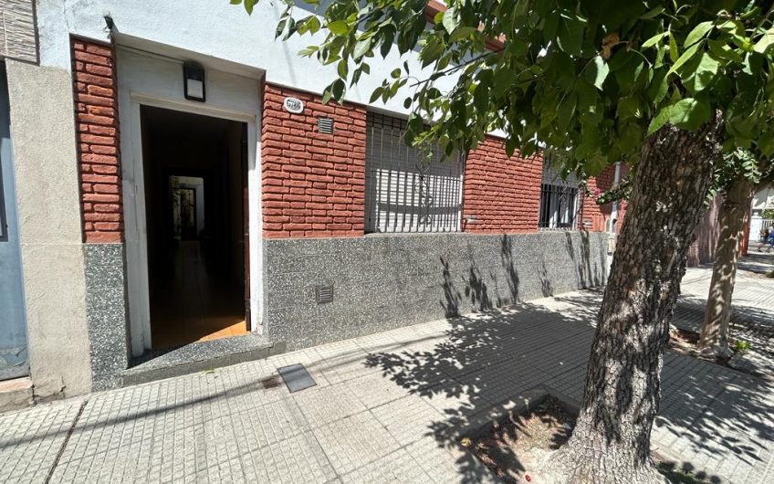 VENTA – PH 2 1/2 AMBIENTES, PATIO – MONTE CASTRO