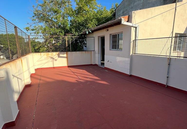 ALQUILER – PH 5 AMBIENTES – MONTE CASTRO