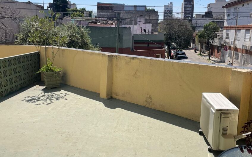 VENTA – CASA 3 AMBIENTES CON TERRAZA – MONTE CASTRO