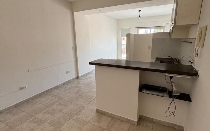 ALQUILER – DEPARTAMENTO MONOAMBIENTE C/BALCÓN – MONTE CASTRO