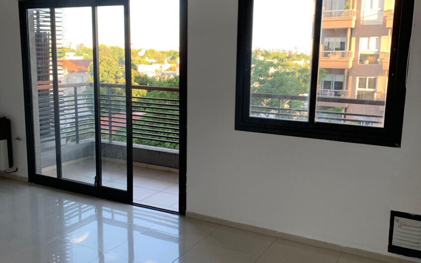 ALQUILER – MONOAMBIENTE CON BALCON – VILLA DEL PARQUE