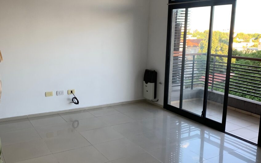 ALQUILER – MONOAMBIENTE CON BALCON – VILLA DEL PARQUE