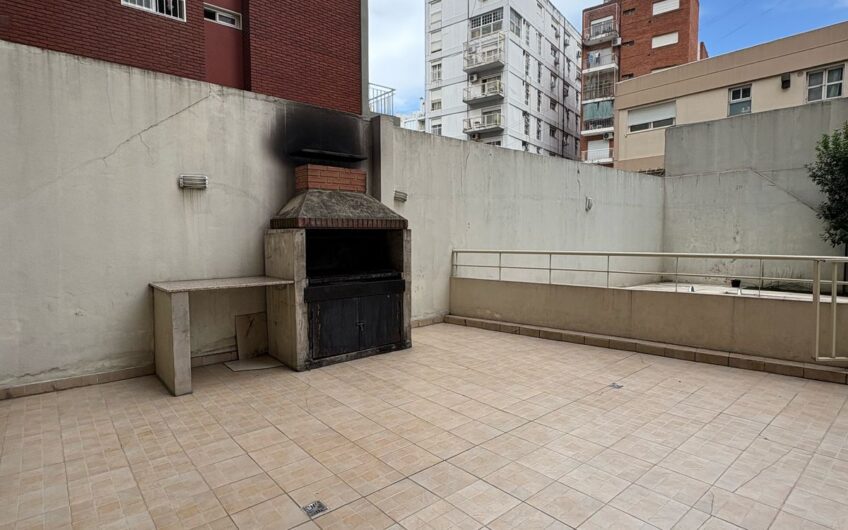 VENTA – DTO DE 3 AMBIENTES C PILETA, COCHERA Y BAULERA – CABALLITO