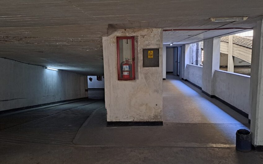 VENTA – COCHERA C/BAÑO Y ASCENSOR – SAN NICOLAS