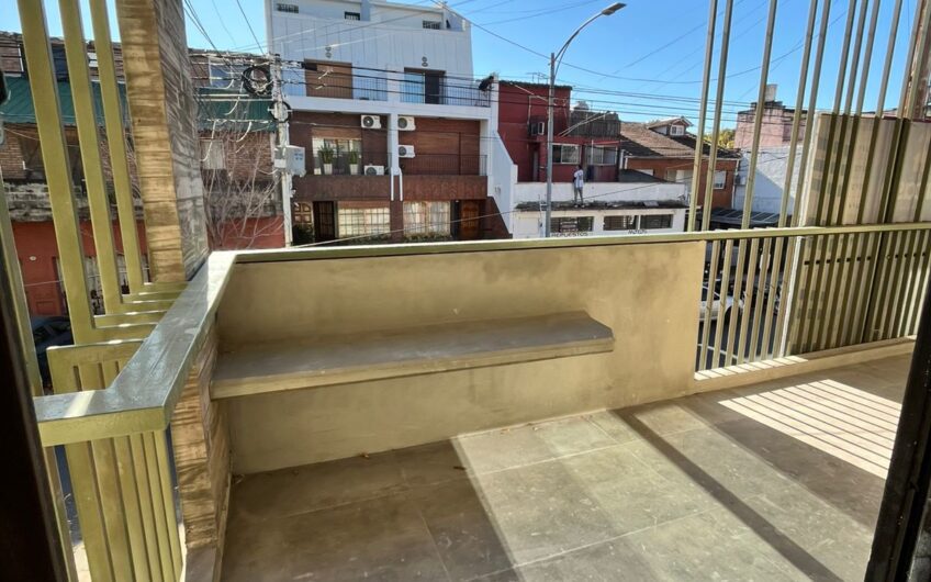 ALQUILER – DEPTO 3 AMBIENTES AL FRENTE CON BALCON – VILLA LURO
