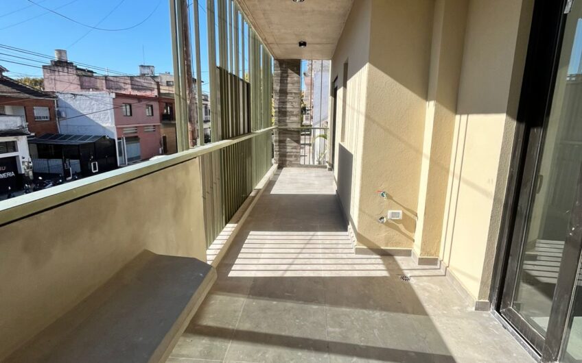 ALQUILER – DEPTO 3 AMBIENTES AL FRENTE CON BALCON – VILLA LURO